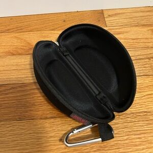 DUCO Designer Black Semi Soft Clam Shell Zip Around Eyeglass Sunglass Case